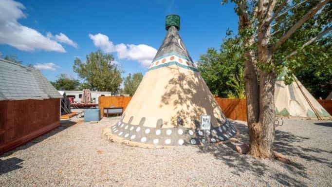 OK RV Park Family Tipi OK1 Hotel Moab Bagian luar foto